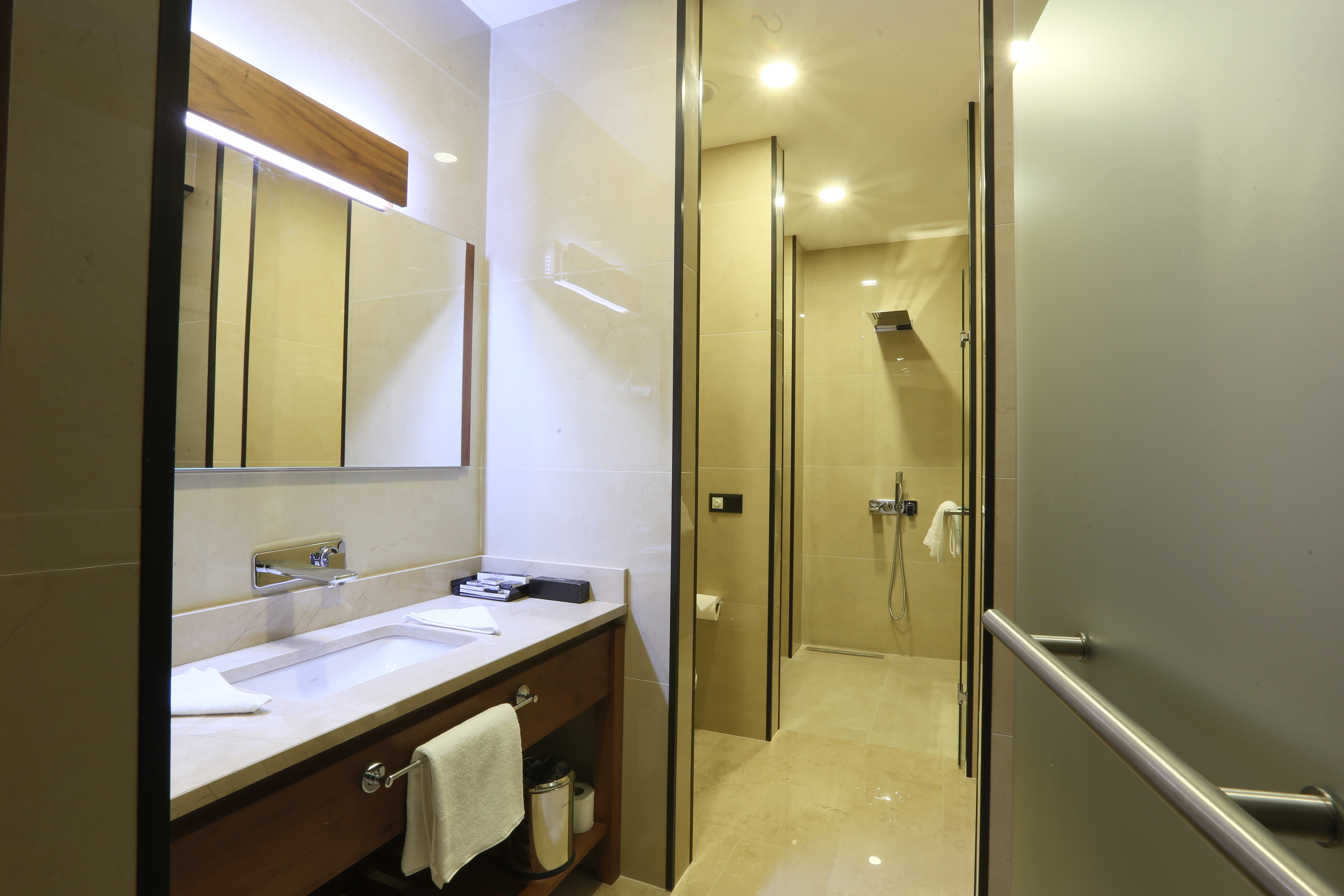 Deluxe Room (3 Person)