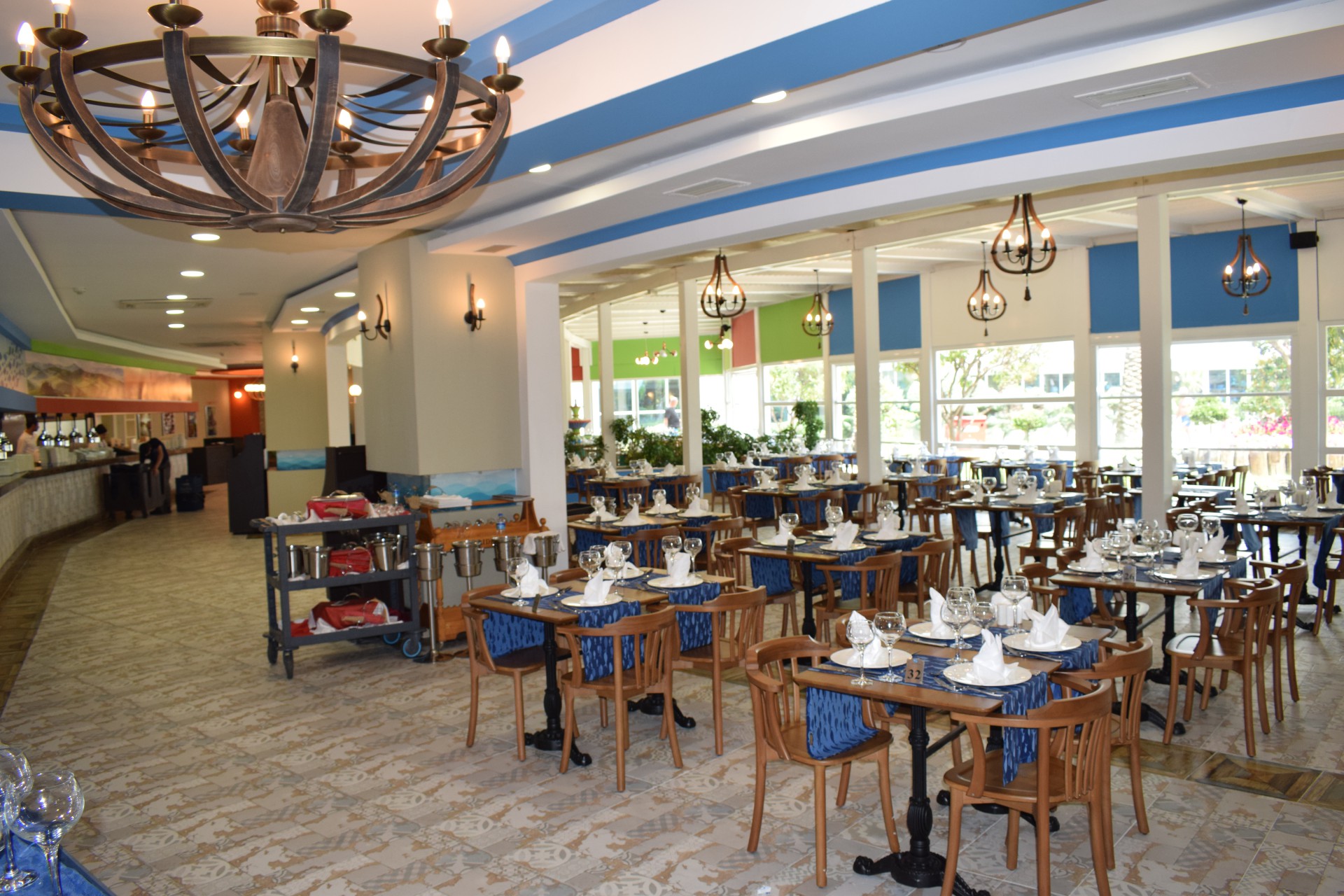 Crystal Admiral Resort Suites & Spa