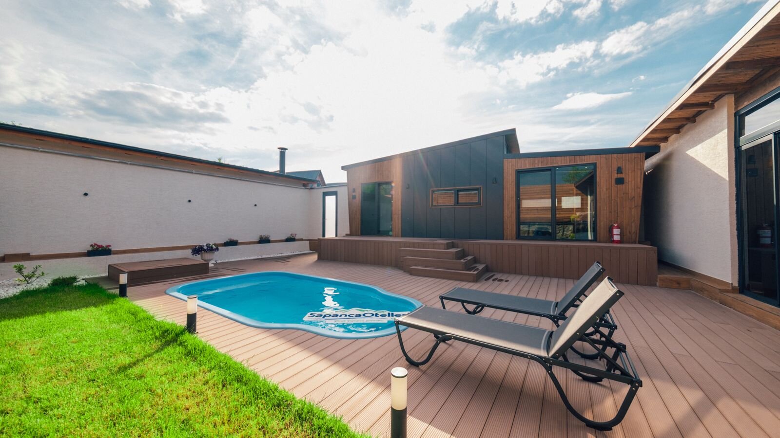 Superior Bungalov ( Jakuzili ve Isıtmalı Havuzlu)