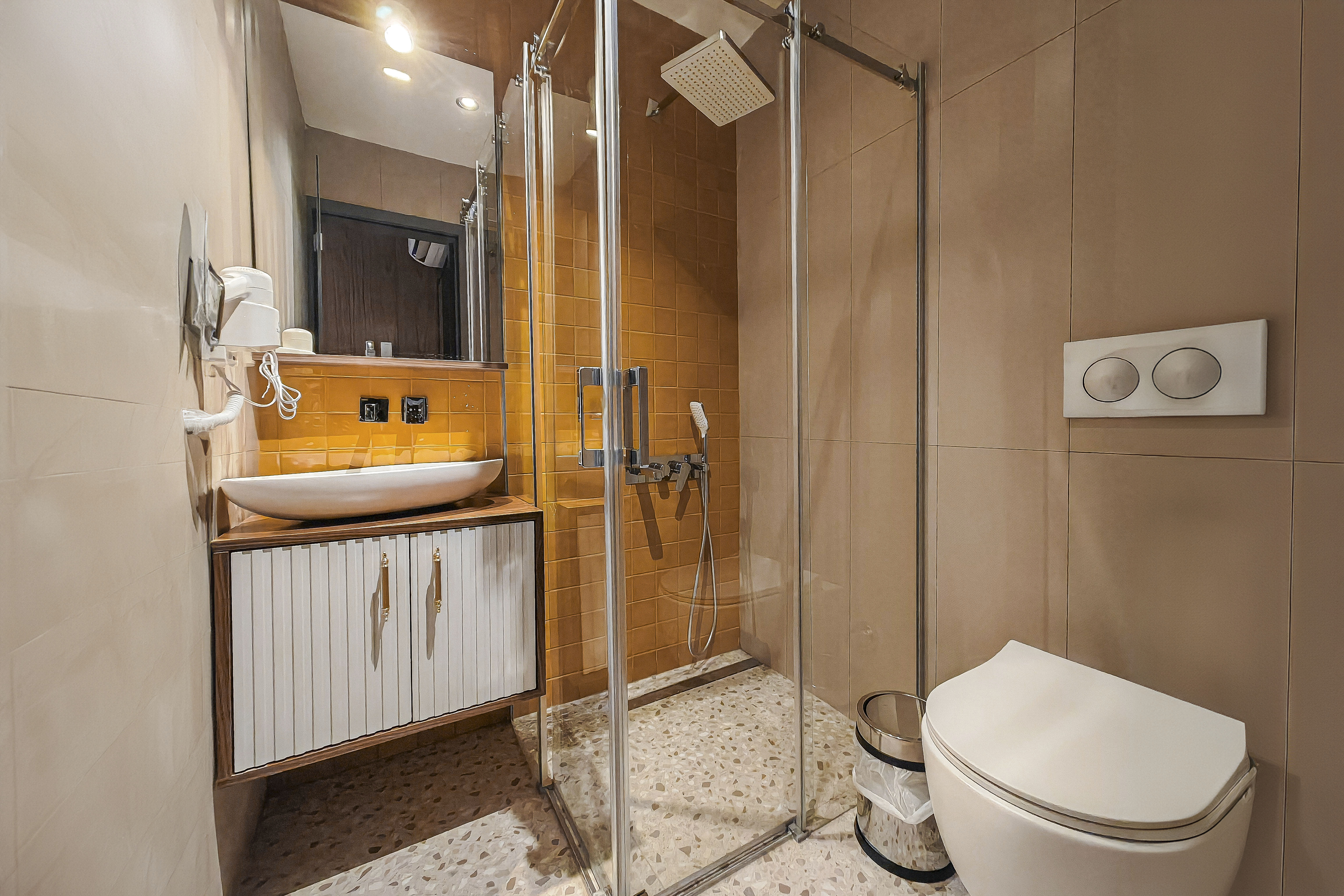 Deluxe Iki Ayrı Yataklı Oda