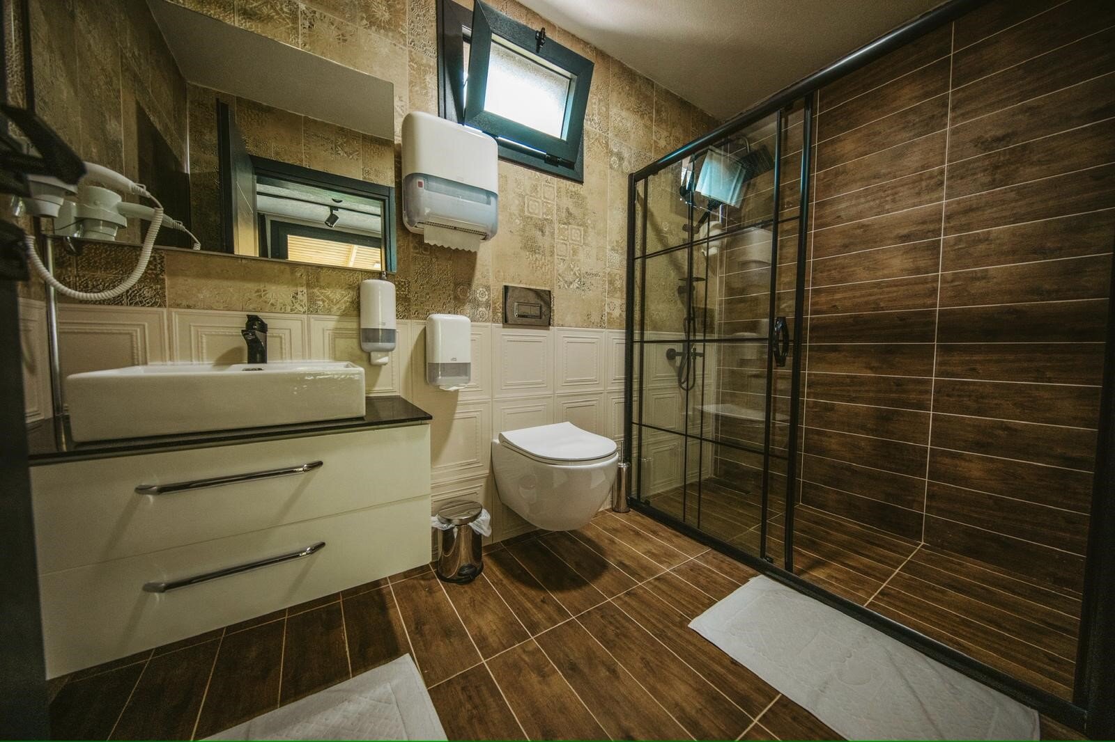 Vrosi Villa Orman Manzaralı Tek Oda