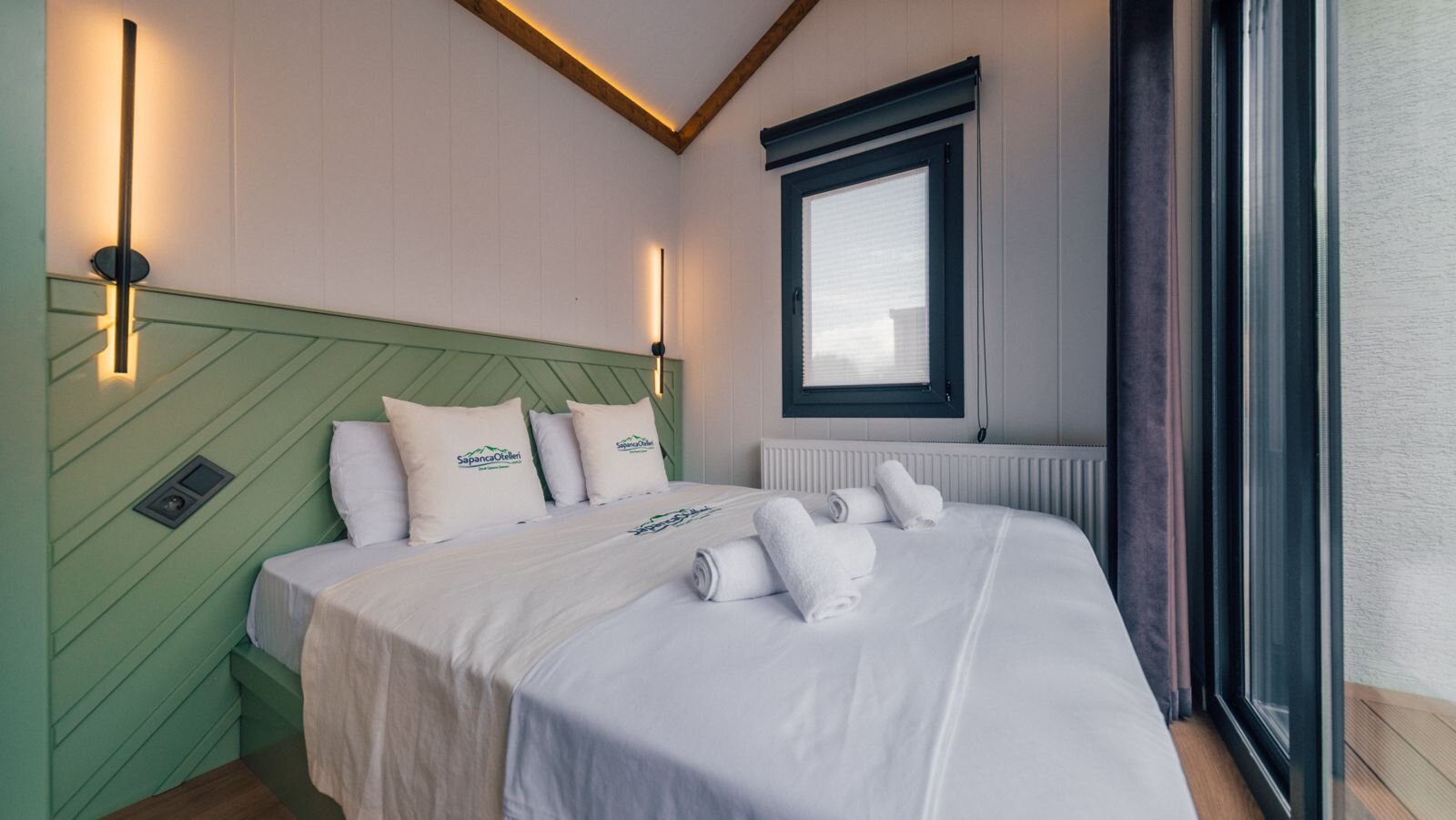 Deluxe Bungalov (Jakuzili, Isıtmalı Havuzlu)