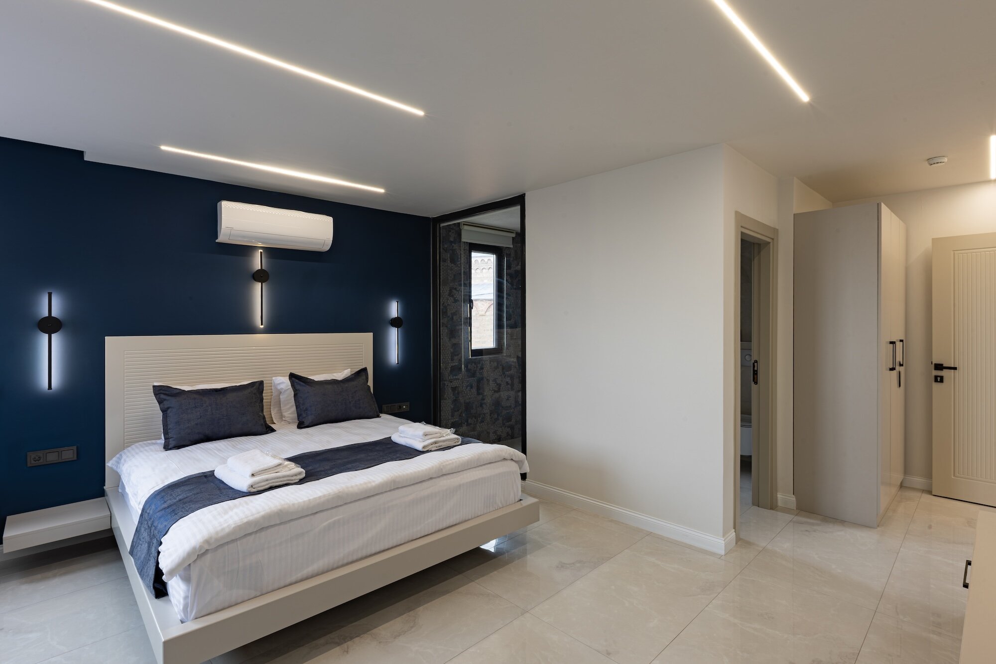 Suite Room
