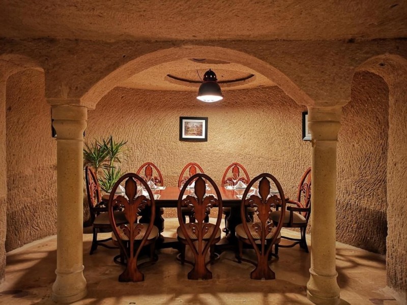 Hermes Cave Hotel