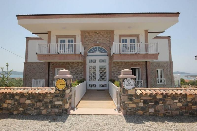 Cunda Pür Beyaz Otel