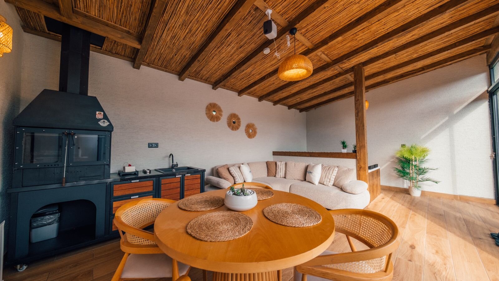 Superior Bungalov ( Jakuzili ve Isıtmalı Havuzlu)