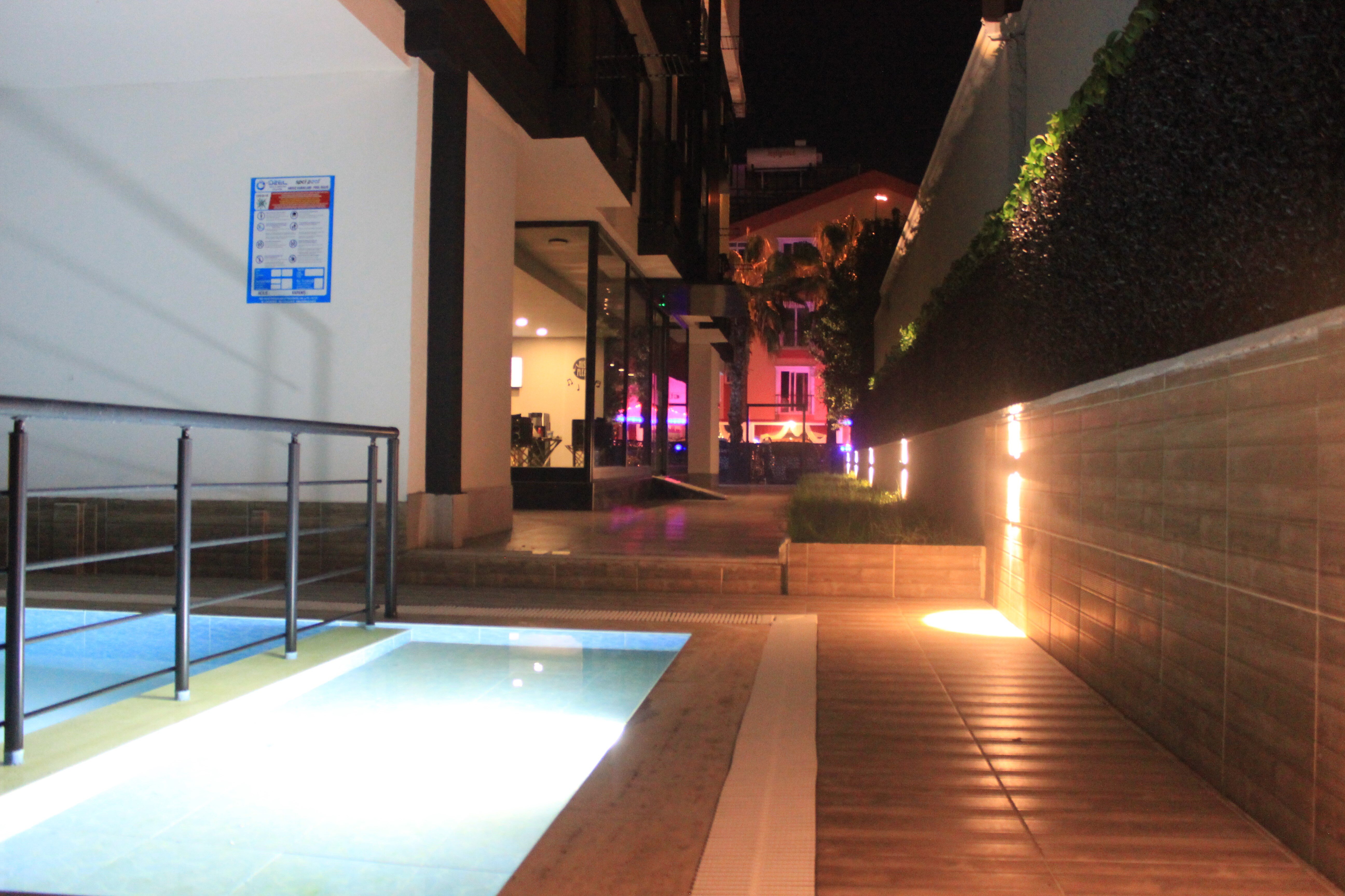 Retro Star Suites galeri 7