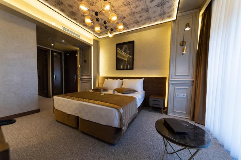 Tonight Hotel Port