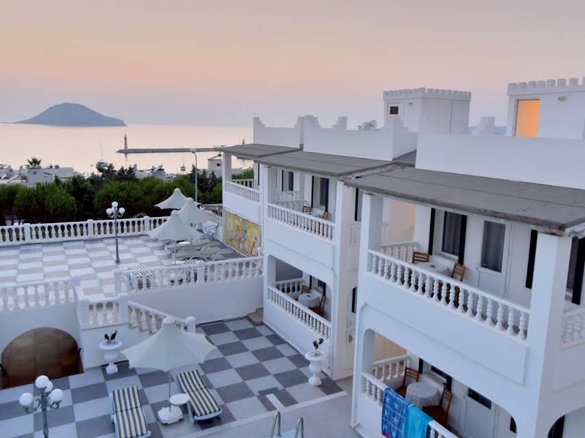 Bahama Art Hotel