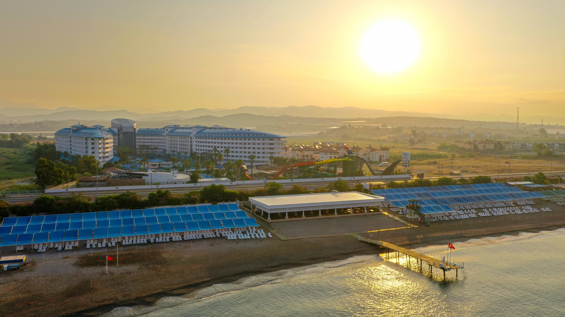 Crystal Admiral Resort Suites & Spa