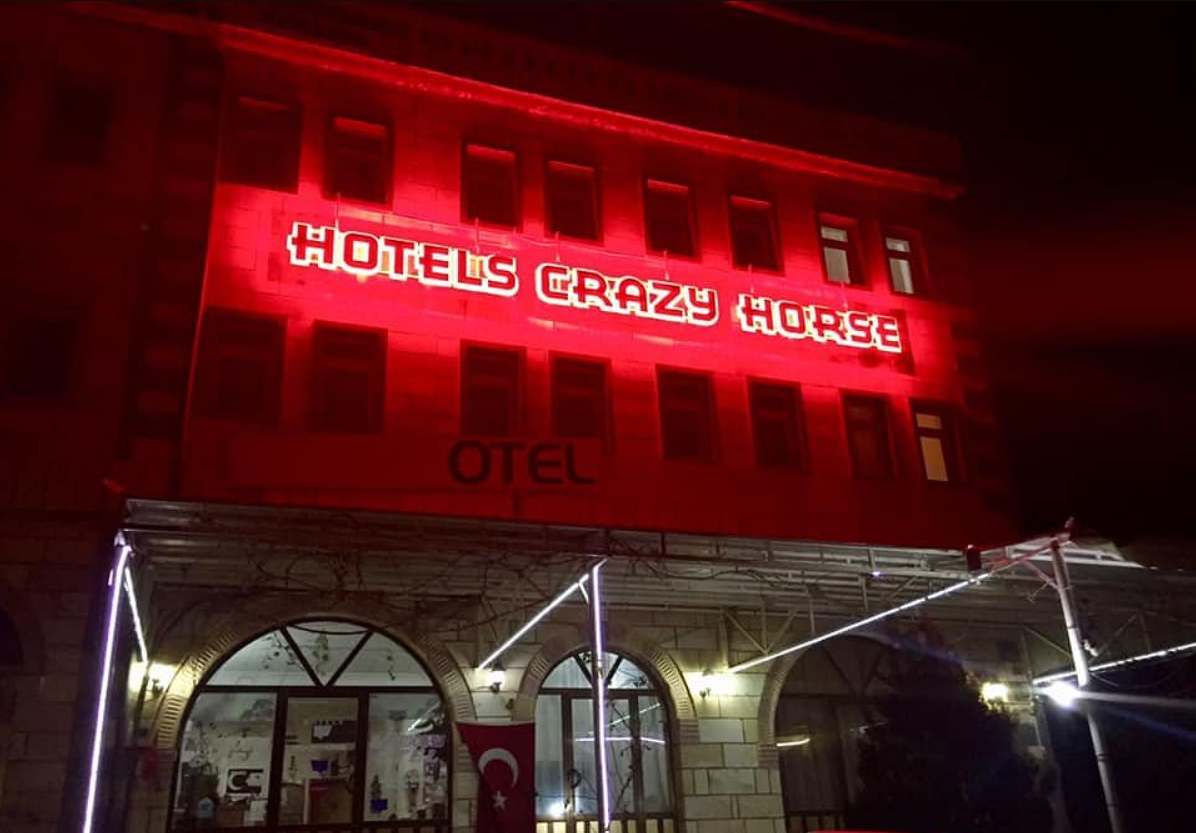 Hotel Crazy Horse