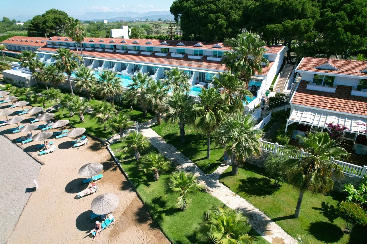 Flora Garden Beach (+16 Adults Only)