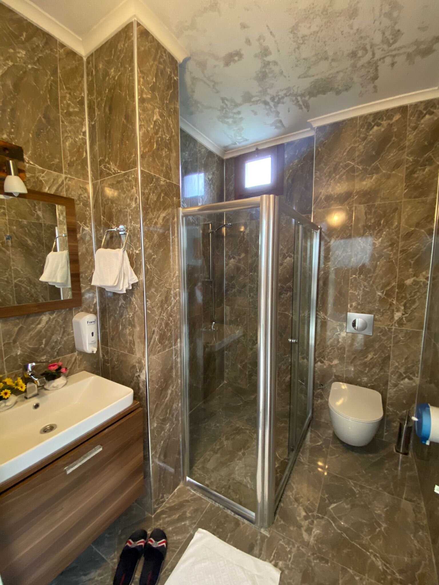 Deluxe Üç Kişilik Göl ve Dağ Manzaralı 102