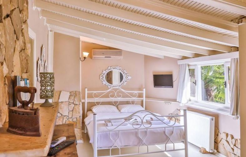 Taş Oda, Bahçe Manzaralı