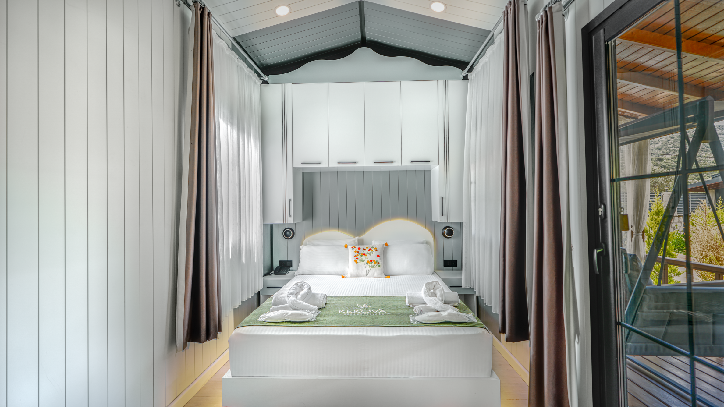 Double Garden Room