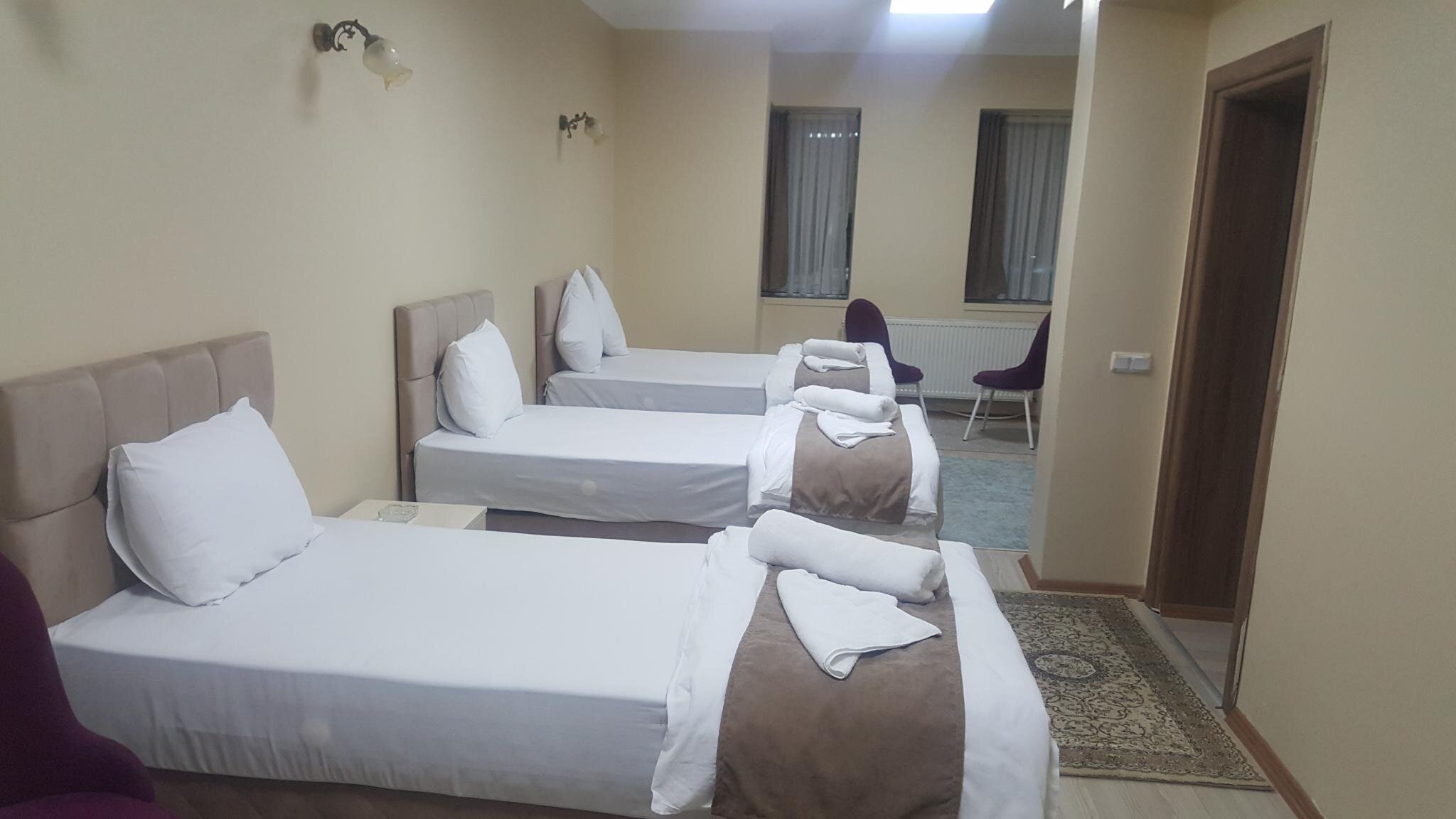 Lüx Otel