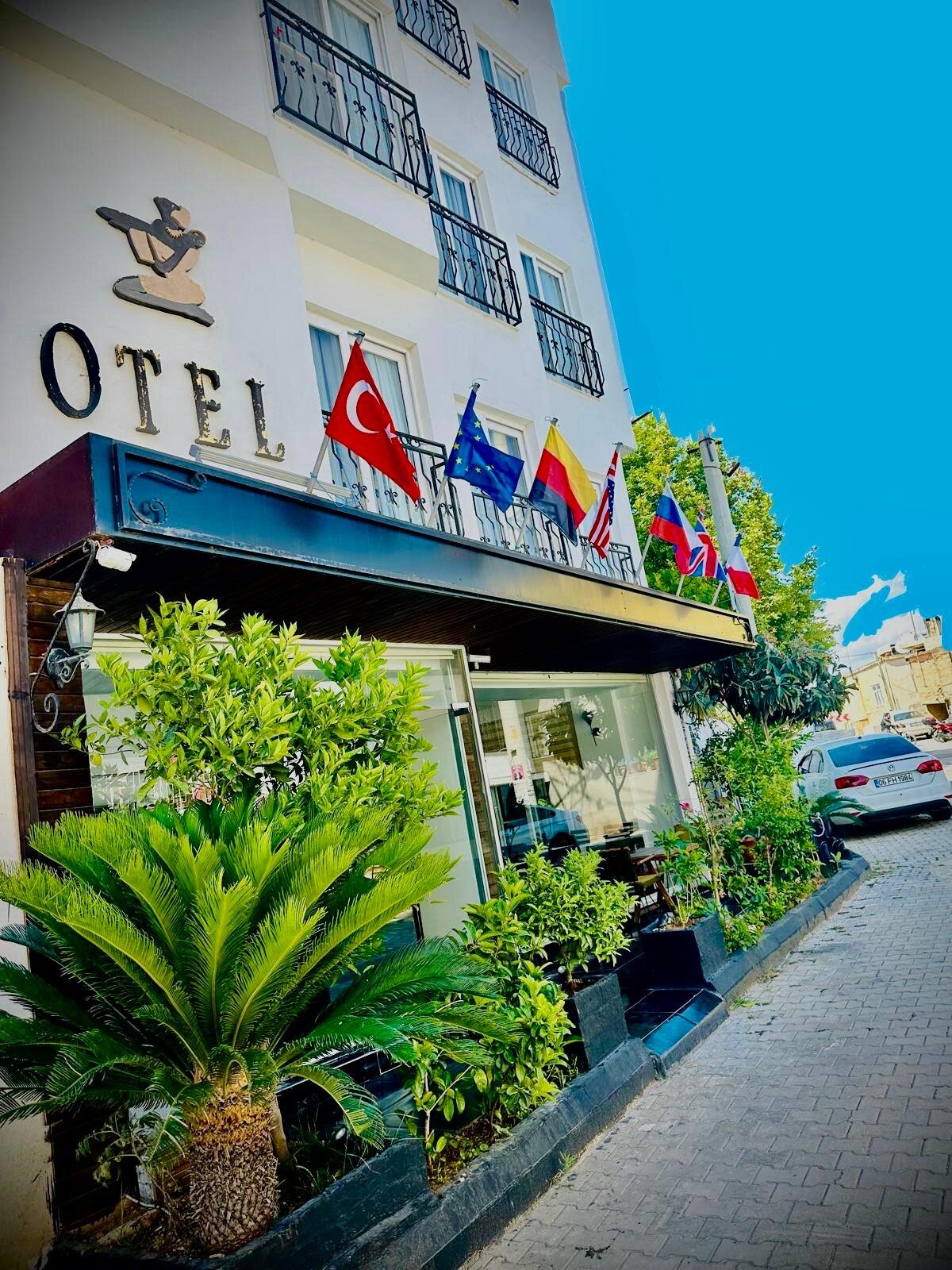 Paperon Hotel · 21