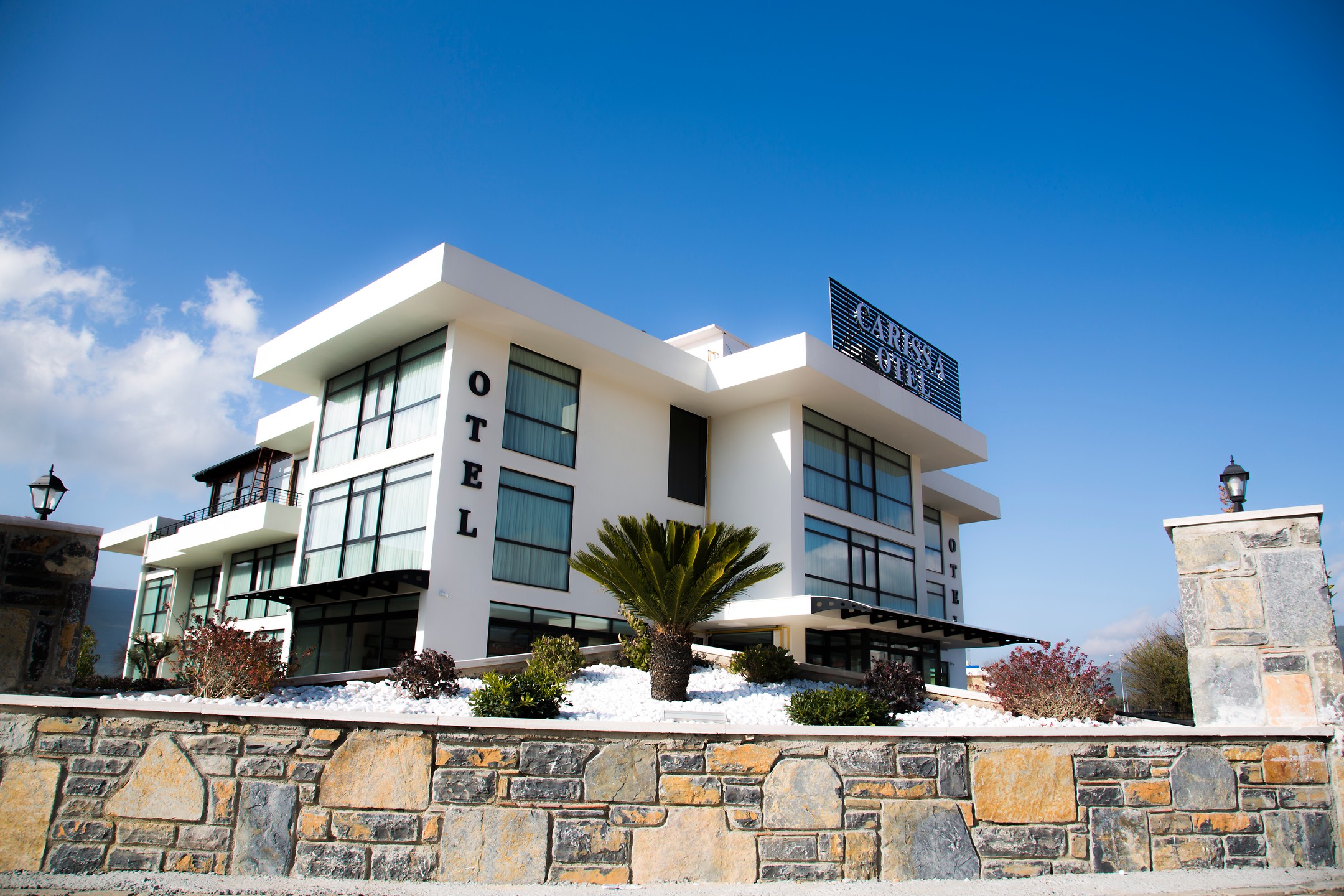 Carissa Otel
