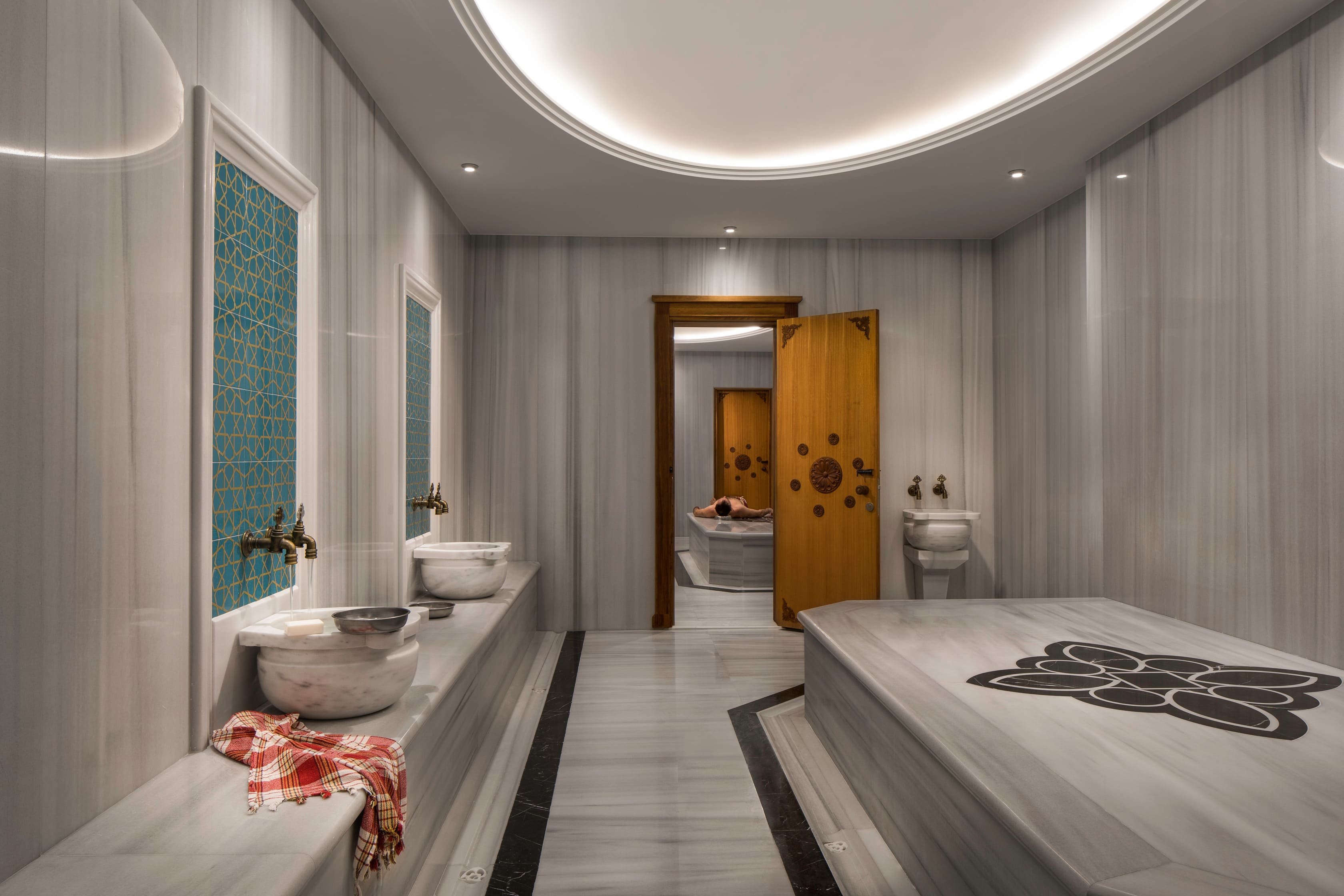 Lionel Hotel · 47