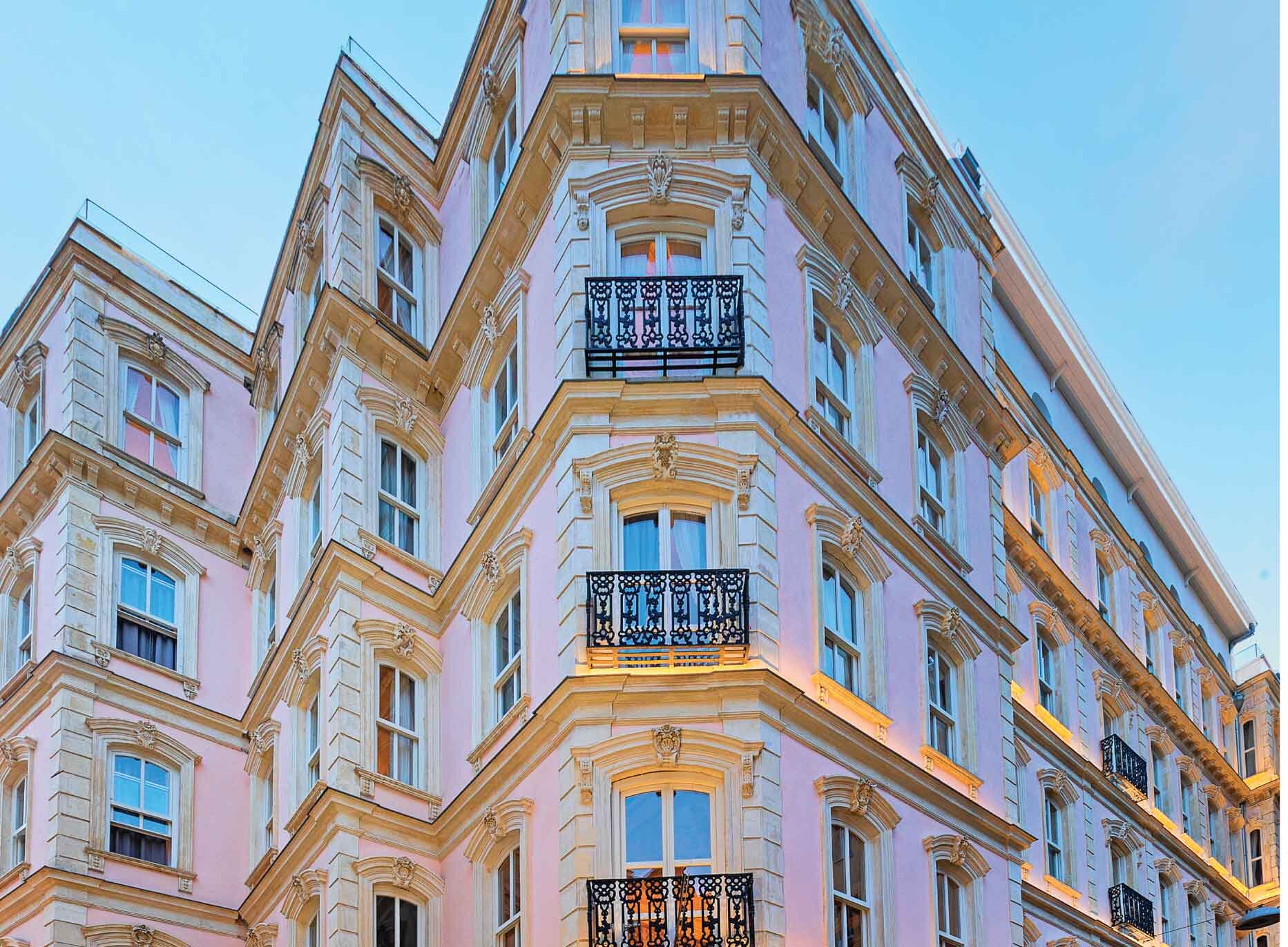 Meroddi Barnathan Hotel