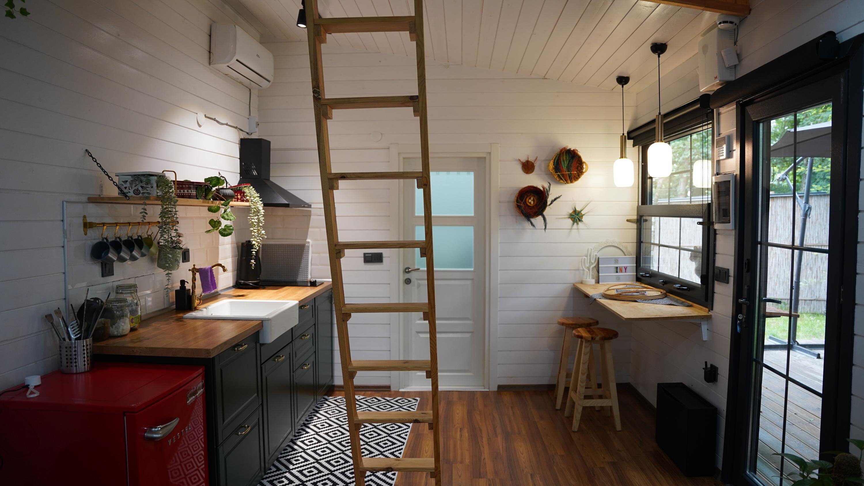Pentalow Cabin · 6