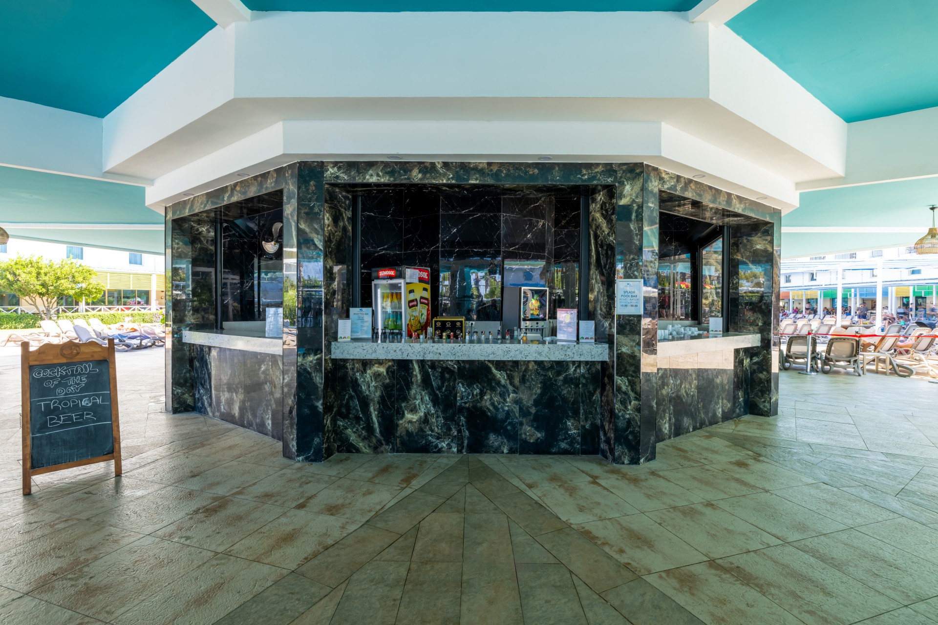 Crystal Admiral Resort Suites & Spa