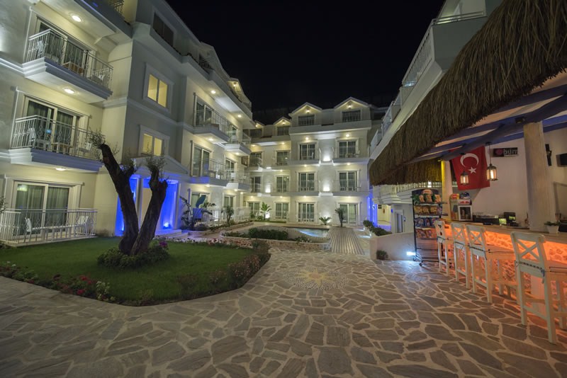 Montebello Deluxe Hotel