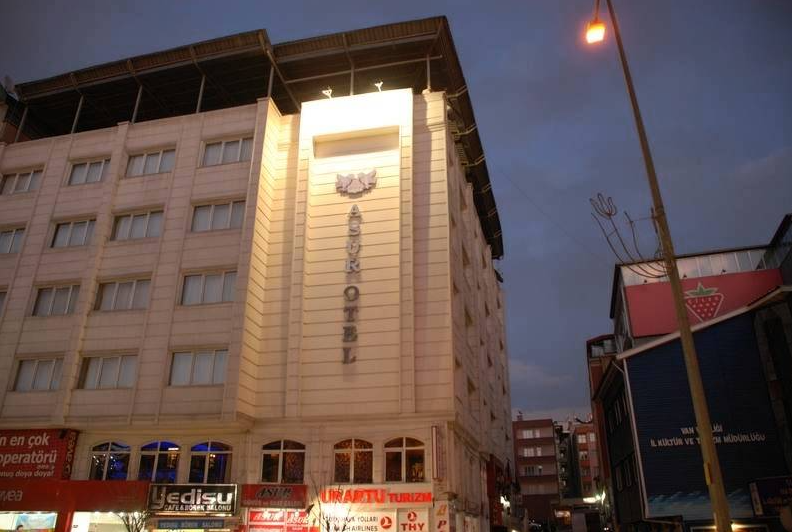 Büyük Asur Oteli