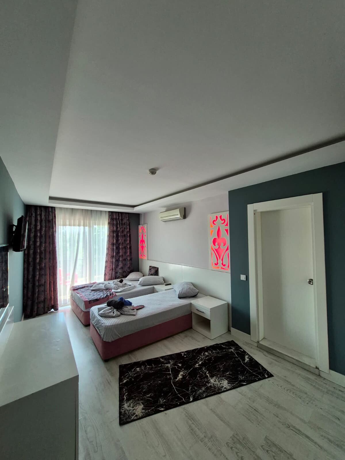 Beachway Hotel · 11