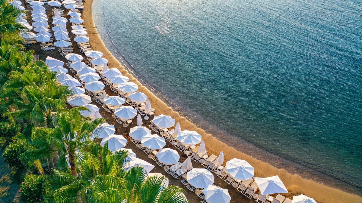 Eos Beach Resort (Ex. Crystal Land Of Paradise)