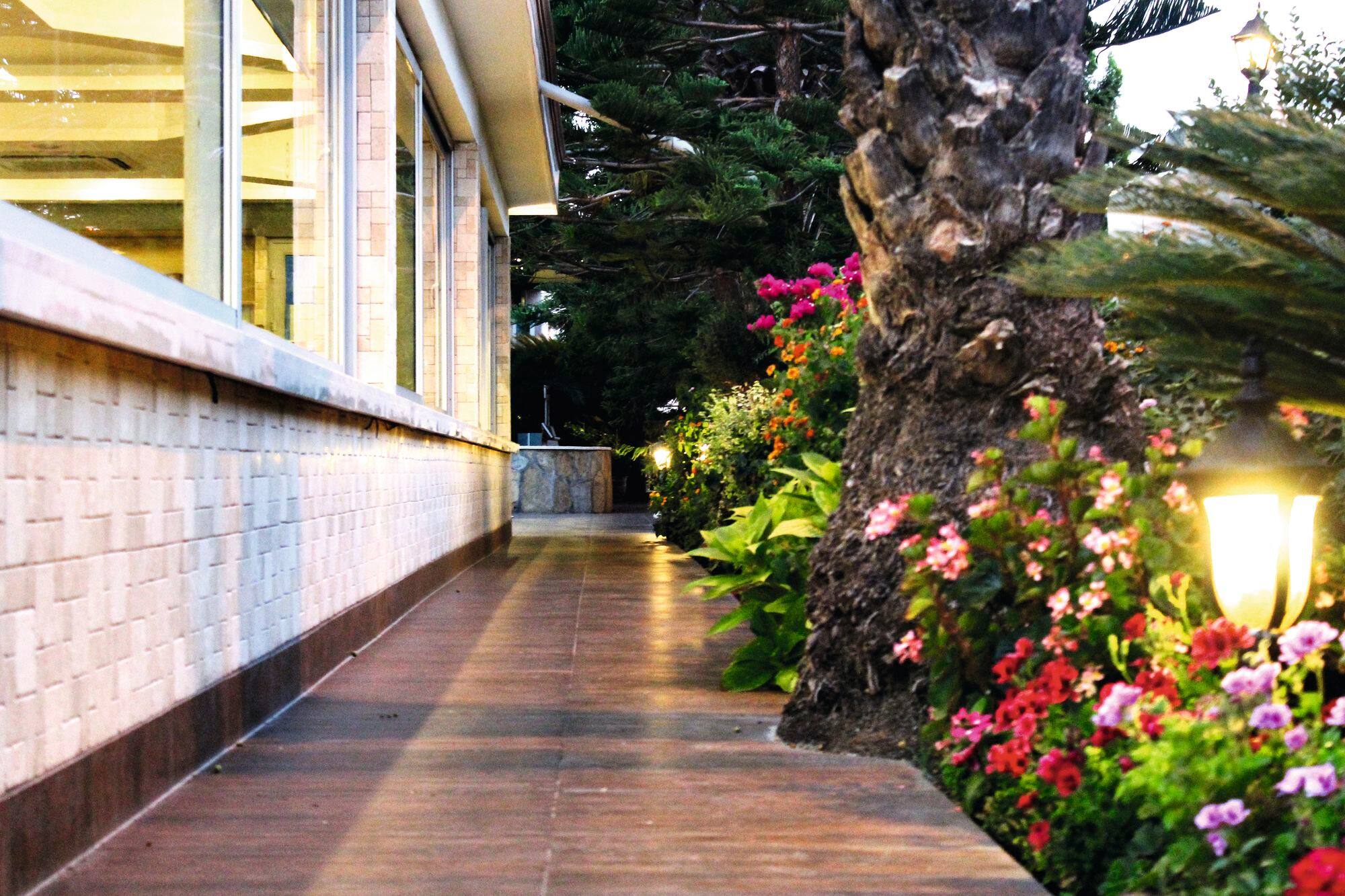 Side Bay Hotel