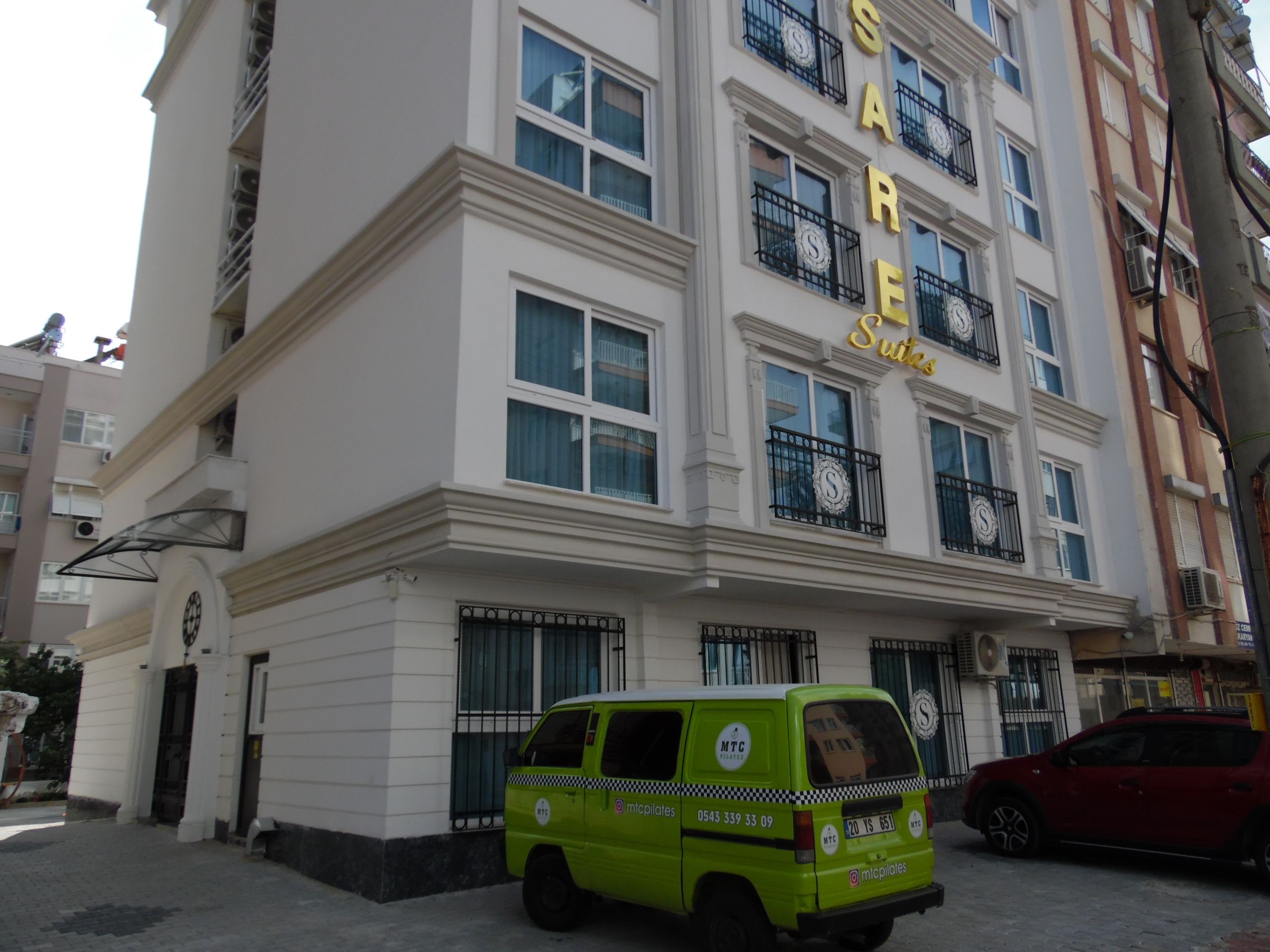 Sare Suites