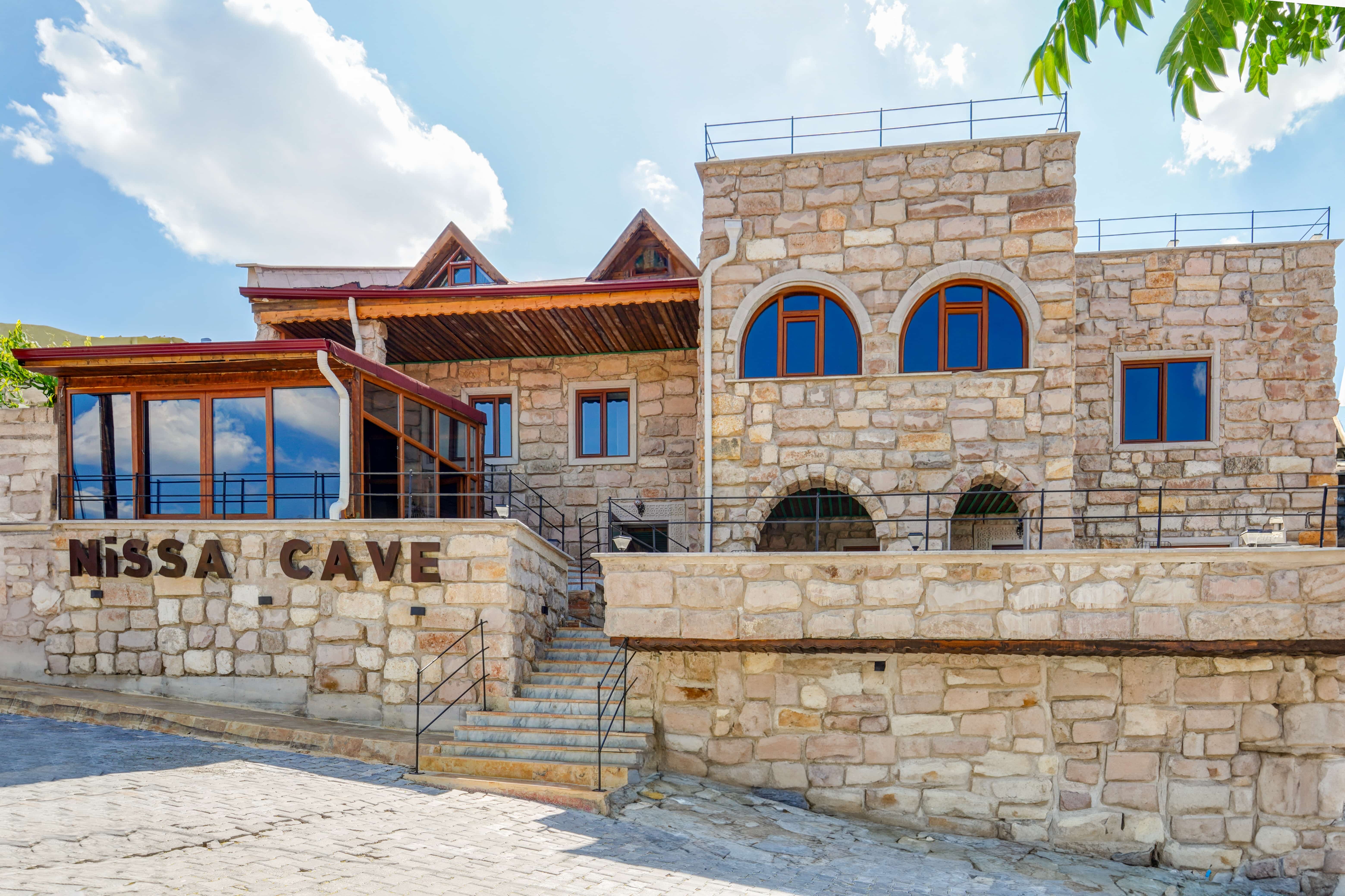 Nissa Cave galeri 5