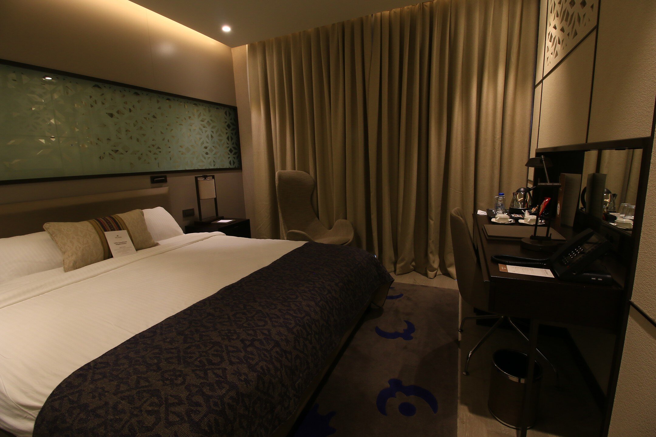 Waxwing Hotel
