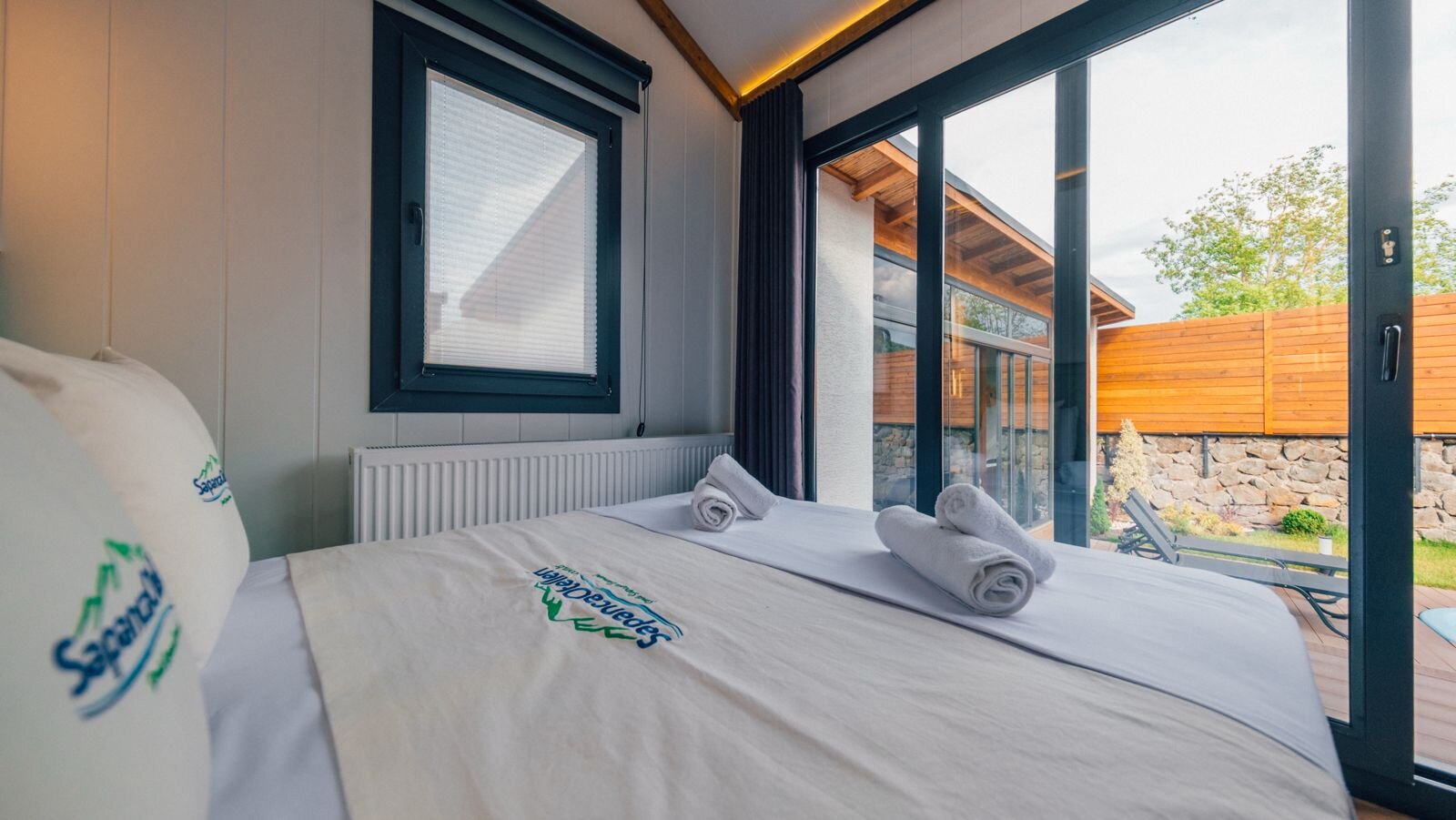 Deluxe Bungalov (Jakuzili, Isıtmalı Havuzlu)