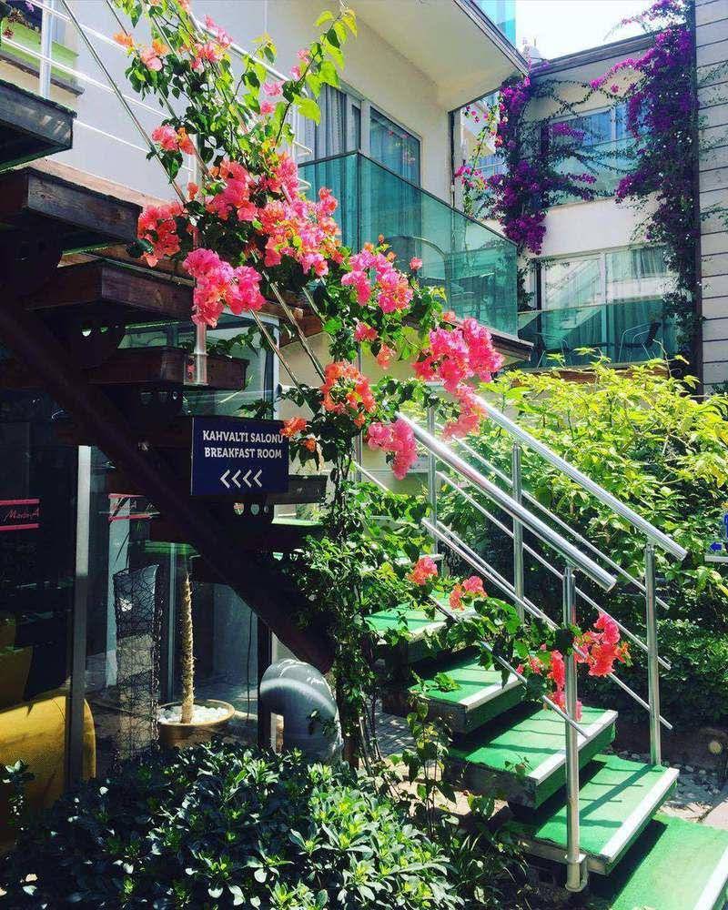 Marin-A Hotel