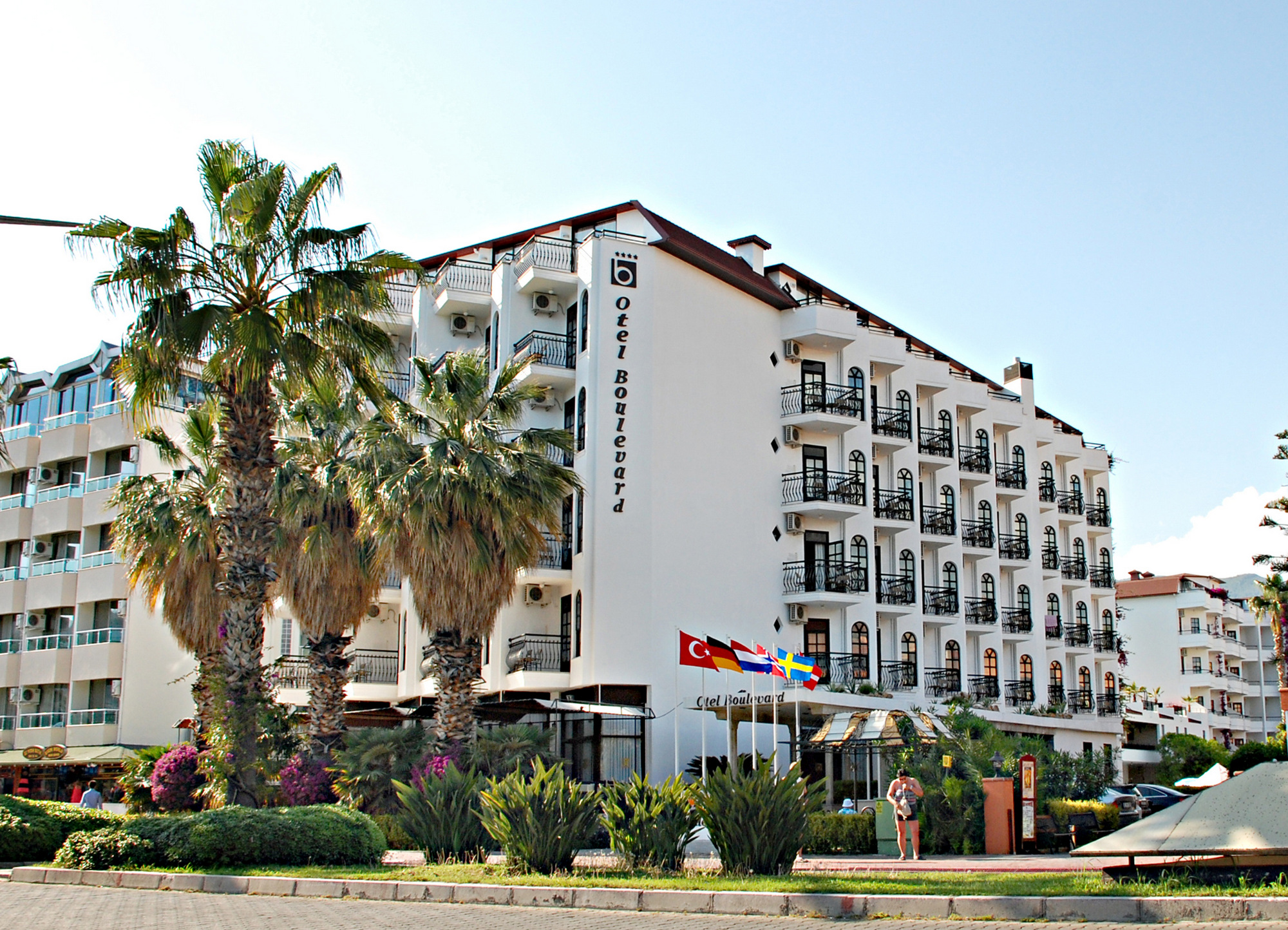 Boulevard Hotel