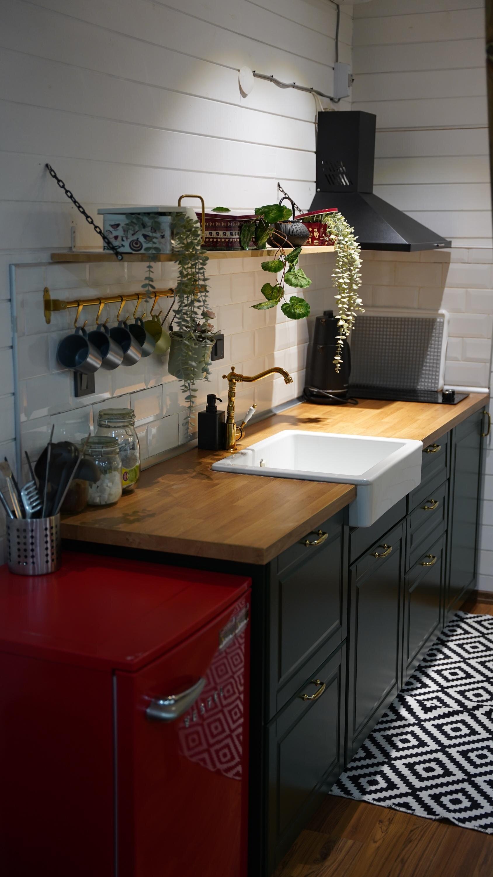 Pentalow Cabin · 12