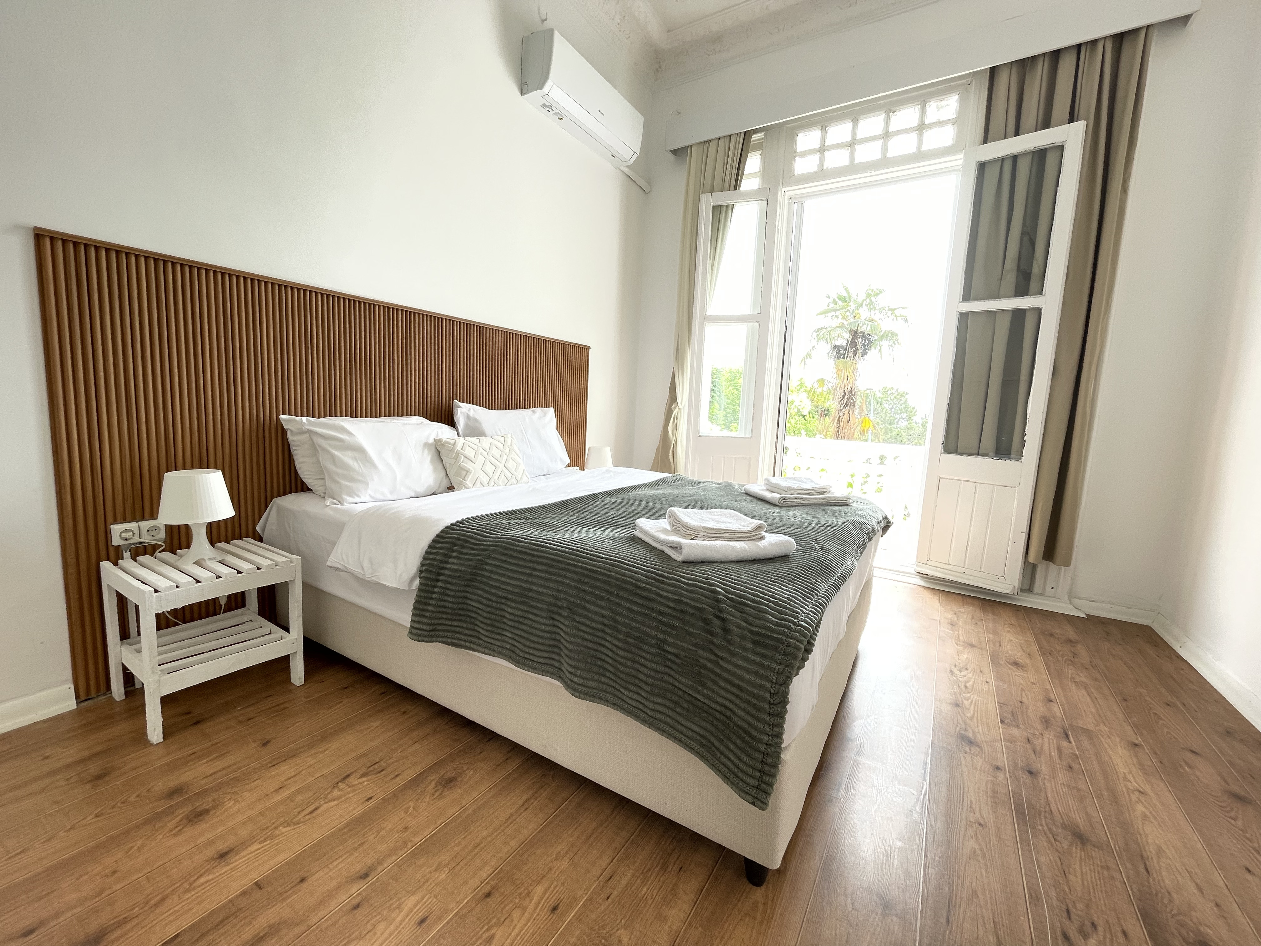 Balkonlu Oda (Balkonlu)