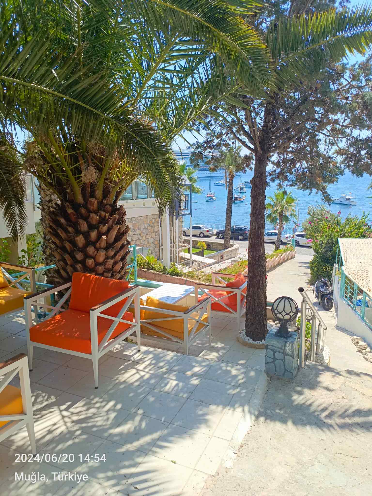 Mia Hill Suites