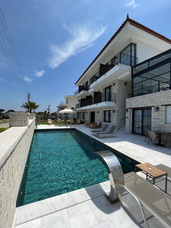 Vahide Dalyan +12 Adult Only