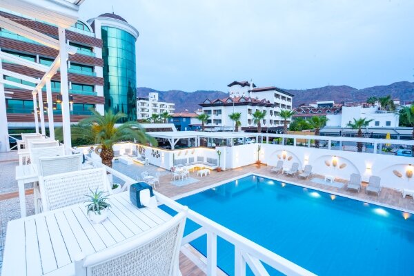 Casablanca Beach +12