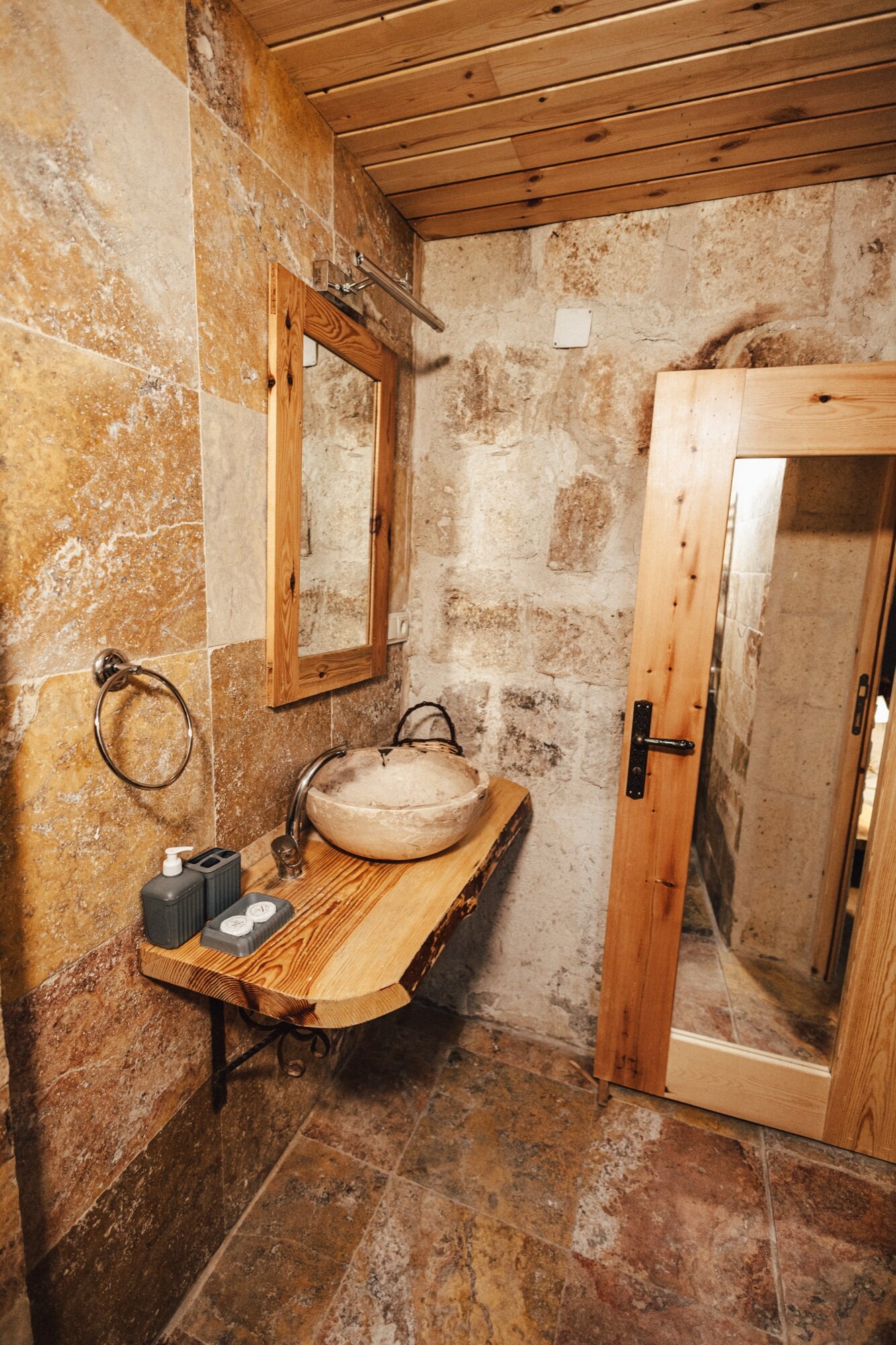 Deluxe Jacuzzi Room, Courtyard View
