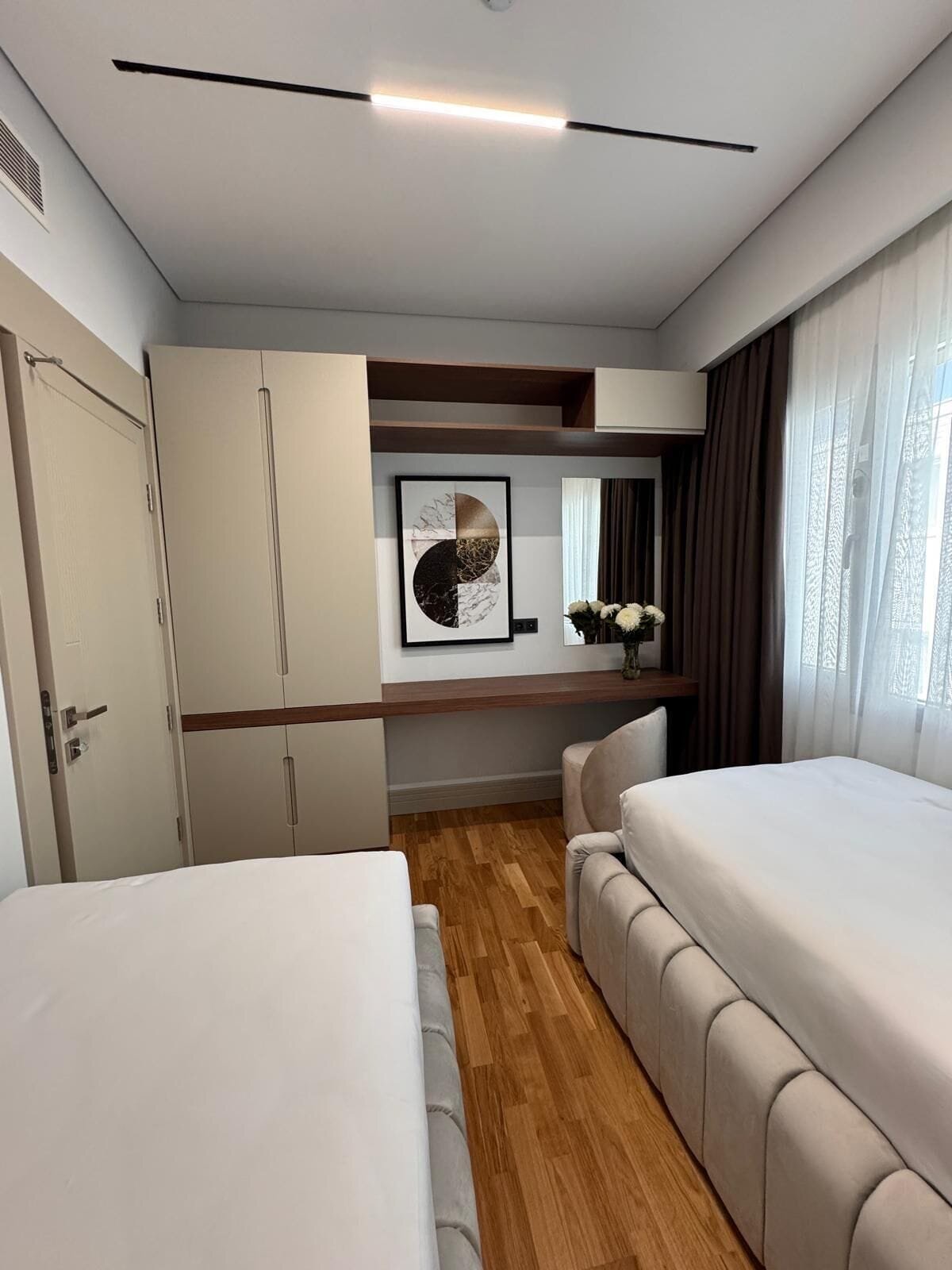 Deluxe Suit Room