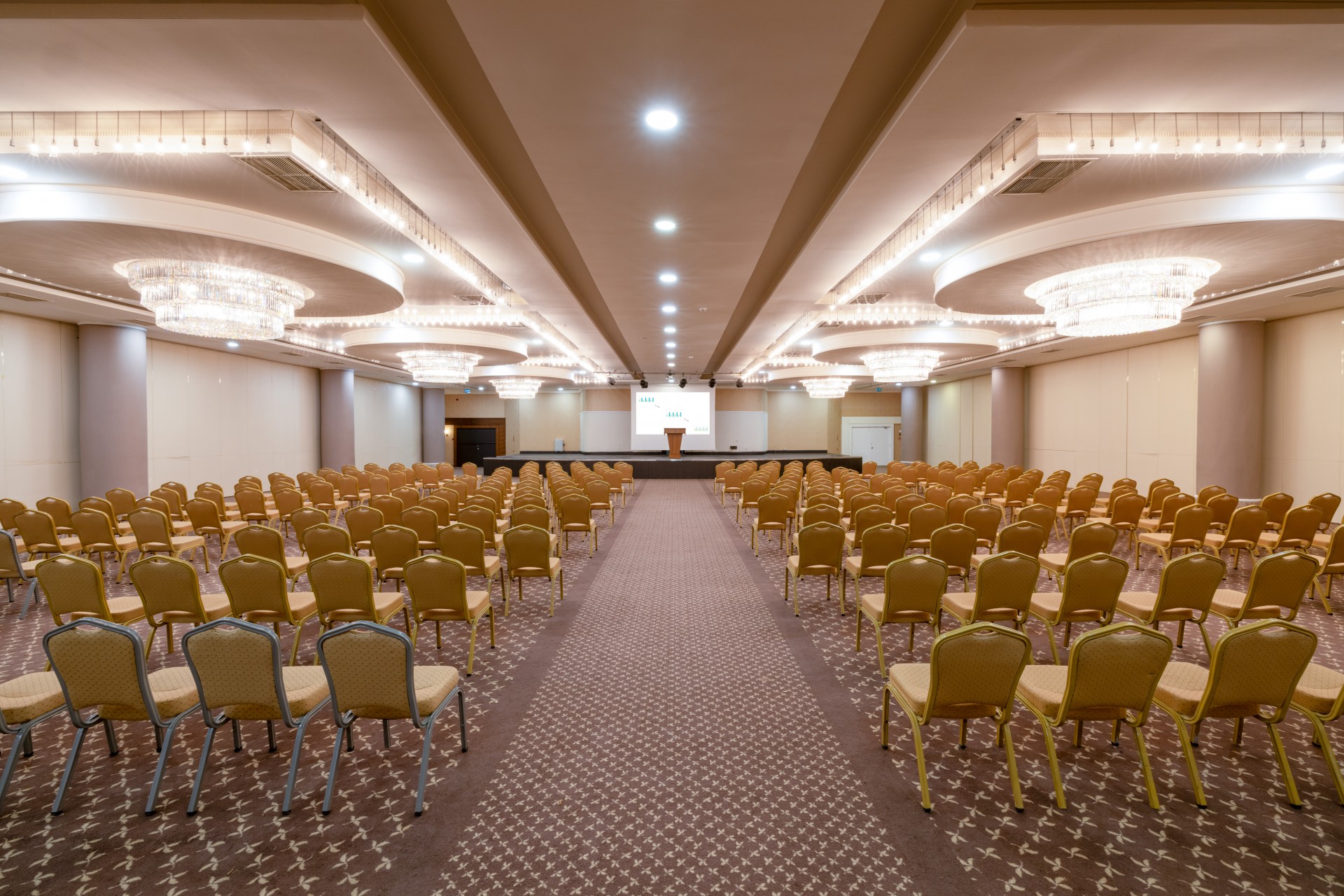 Crystal Admiral Resort Suites & Spa