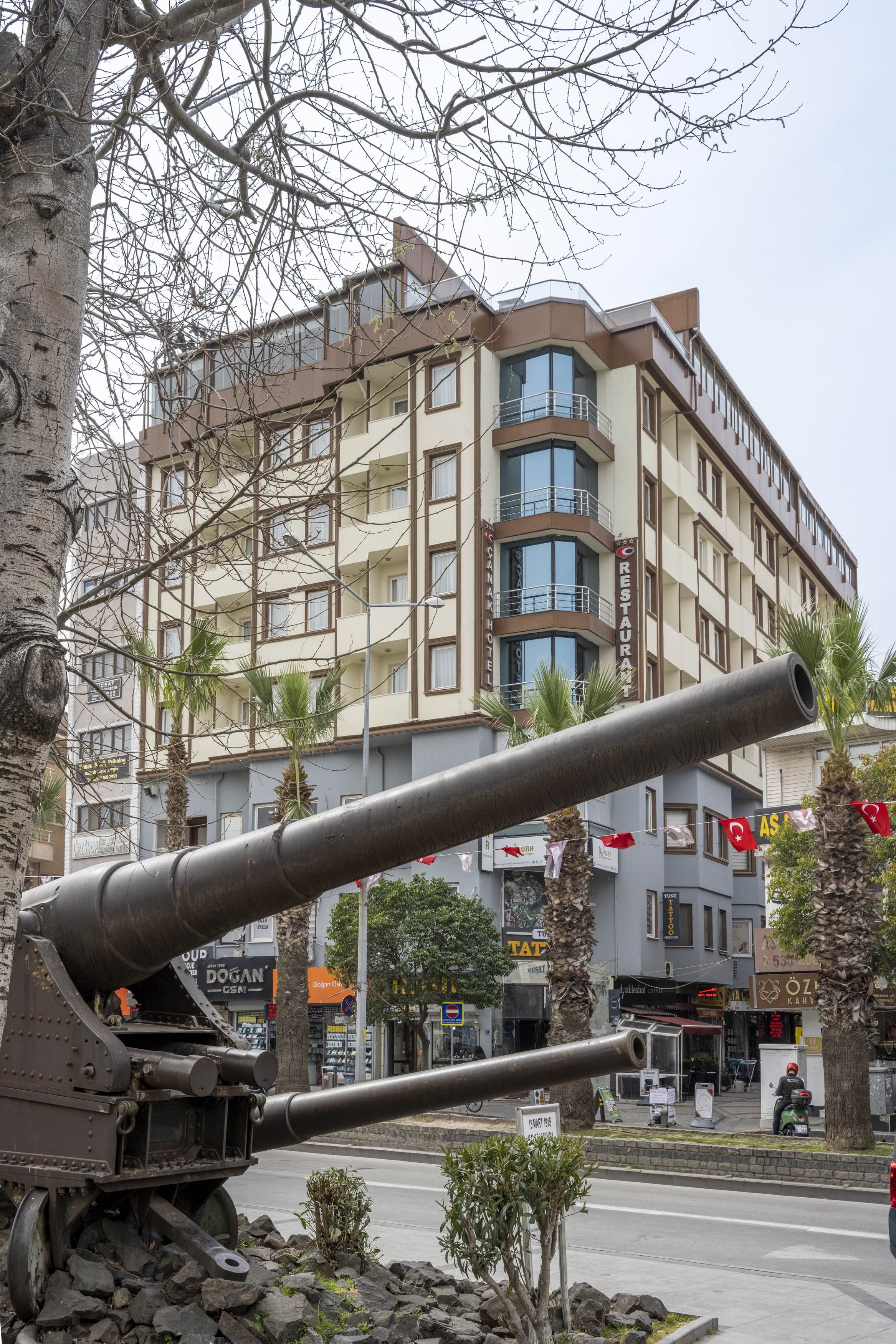 Çanak Hotel · 37