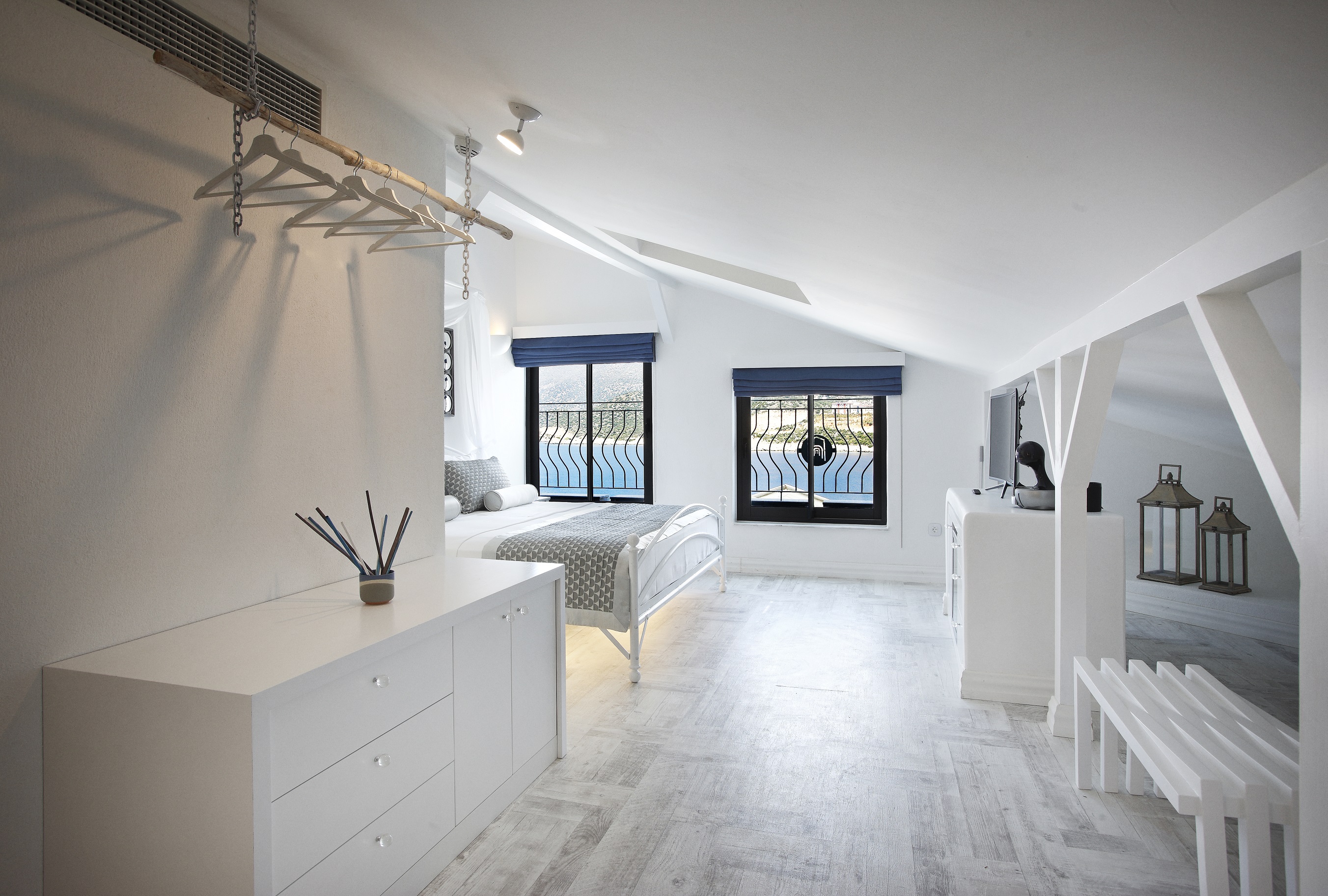 Loft Room, Sea View