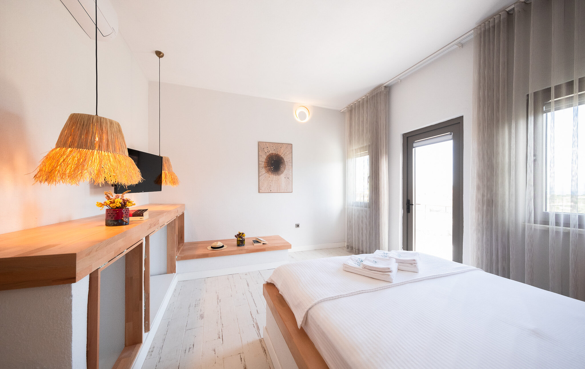 Deniz Manzaralı Verandalı Deluxe Oda