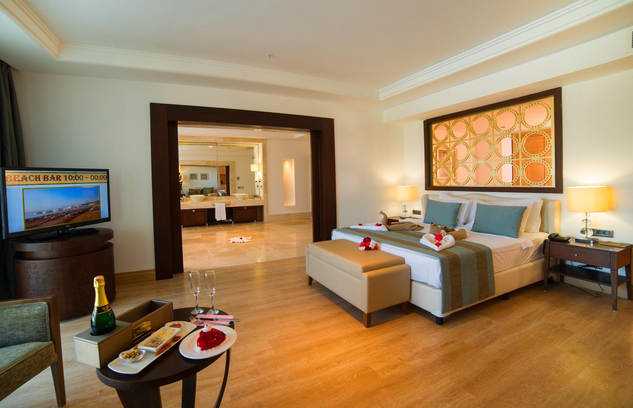 Honeymoon Suite Executive