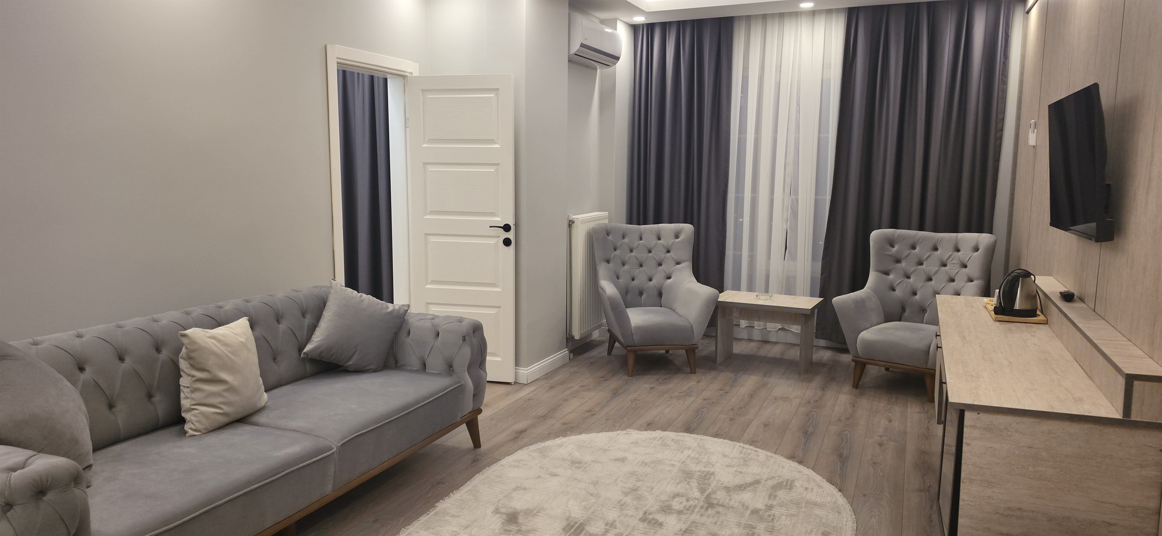 Sunset Hill Hotel · 11